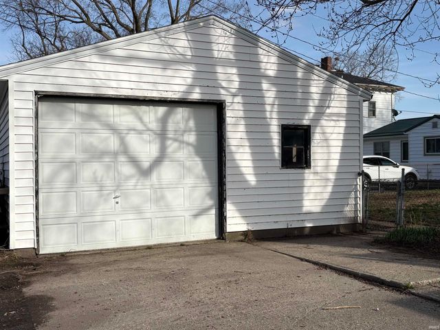 310 Columbia Avenue, Peru, IN 46970