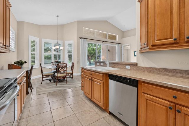 10 LAKESIDE WAY, Palm Coast, FL 32137