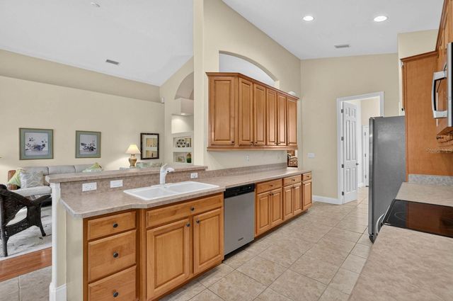 10 LAKESIDE WAY, Palm Coast, FL 32137