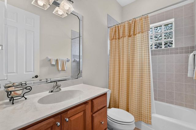 10 LAKESIDE WAY, Palm Coast, FL 32137