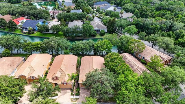 10 LAKESIDE WAY, Palm Coast, FL 32137