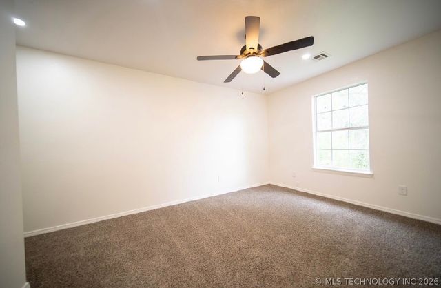 207 N Valley Drive, Catoosa, OK 74015