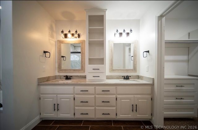 207 N Valley Drive, Catoosa, OK 74015