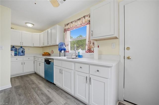 2111 Jenkins Neck RD, Hayes, VA 23072