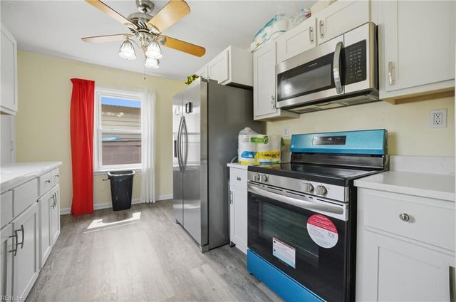 2111 Jenkins Neck RD, Hayes, VA 23072