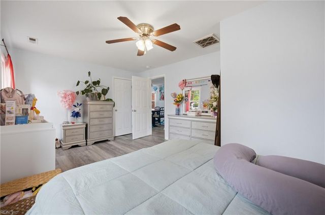 2111 Jenkins Neck RD, Hayes, VA 23072