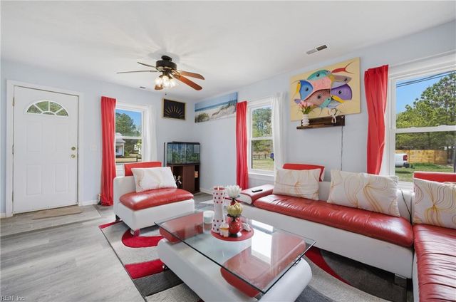 2111 Jenkins Neck RD, Hayes, VA 23072