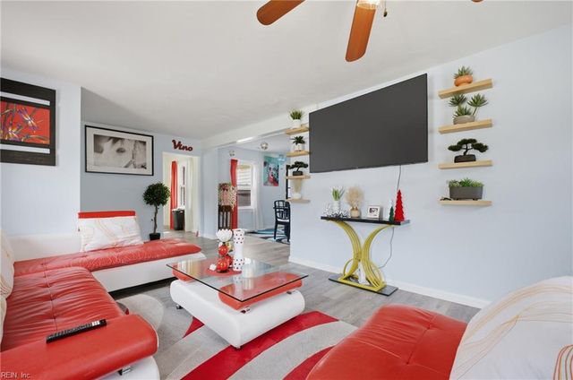 2111 Jenkins Neck RD, Hayes, VA 23072