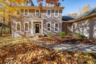 1881 DEER TRAIL COURT, Luxemburg, WI 54217