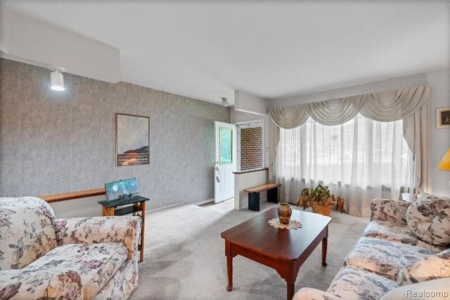 439 Windmill Point Drive, Flushing, MI 48433