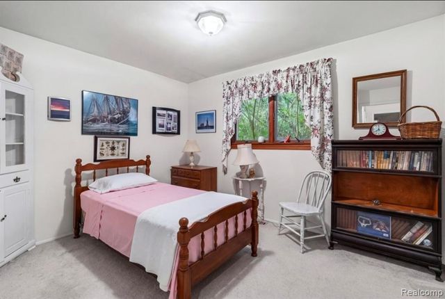 439 Windmill Point Drive, Flushing, MI 48433