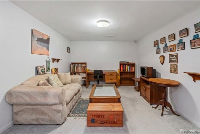 439 Windmill Point Drive, Flushing, MI 48433