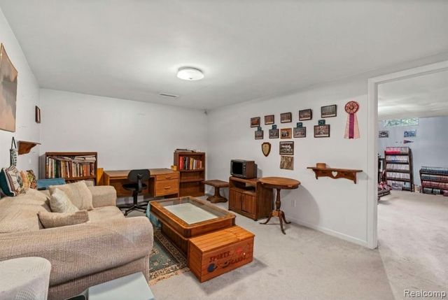 439 Windmill Point Drive, Flushing, MI 48433