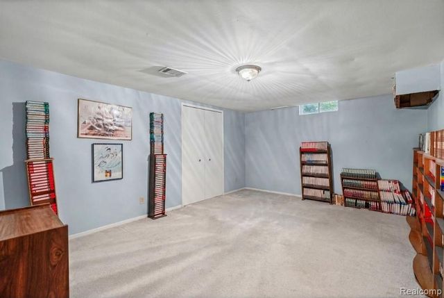 439 Windmill Point Drive, Flushing, MI 48433