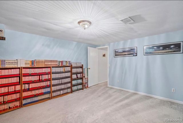 439 Windmill Point Drive, Flushing, MI 48433