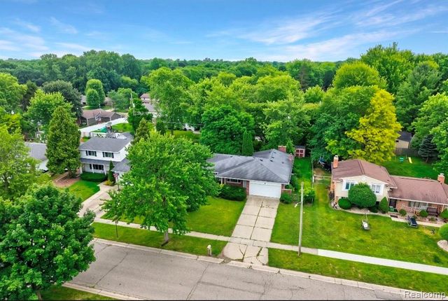 439 Windmill Point Drive, Flushing, MI 48433