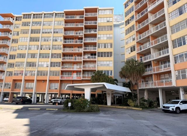 2025 NE 164th St 803, North Miami Beach, FL 33162