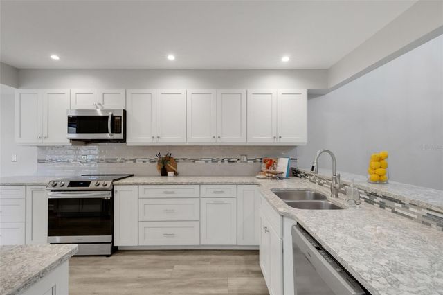 4418 LA JOLLA DRIVE, Bradenton, FL 34210