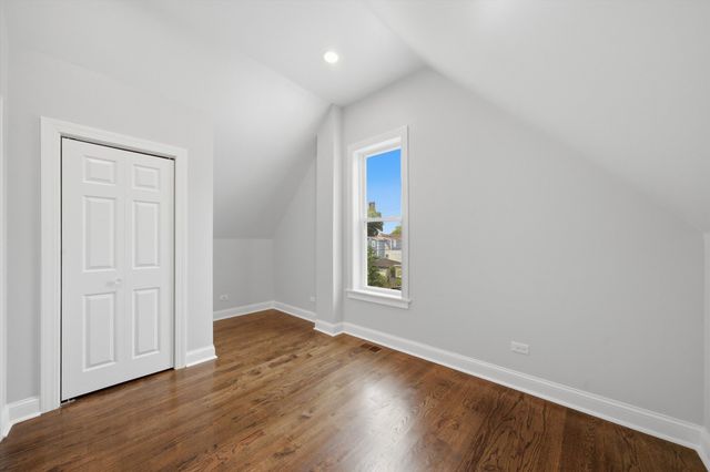 852 N Trumbull Avenue, Chicago, IL 60651