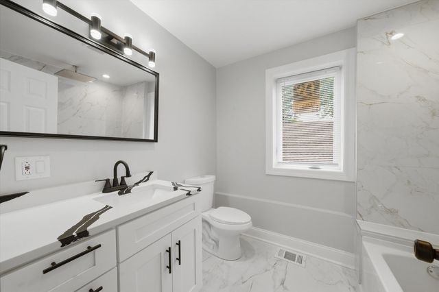 852 N Trumbull Avenue, Chicago, IL 60651
