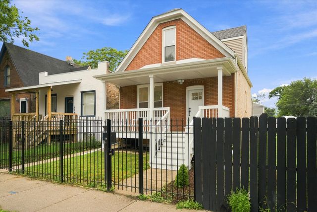 852 N Trumbull Avenue, Chicago, IL 60651