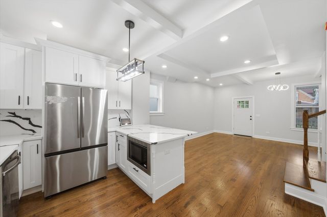 852 N Trumbull Avenue, Chicago, IL 60651