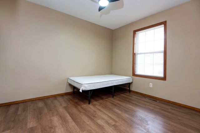 560 South Avenue, Sparta, MO 65753