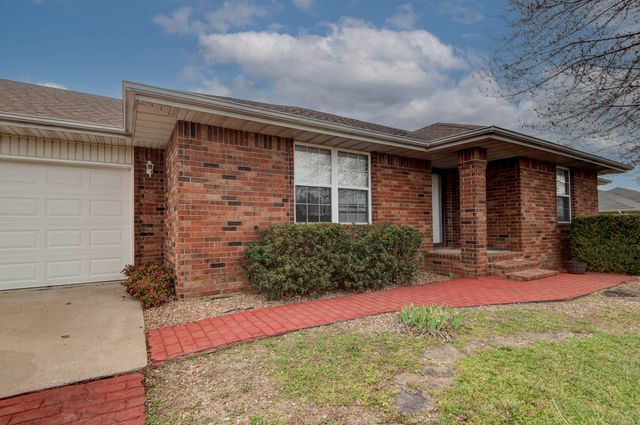 560 South Avenue, Sparta, MO 65753