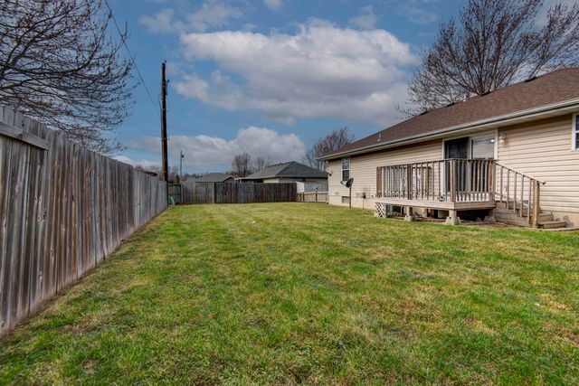 560 South Avenue, Sparta, MO 65753
