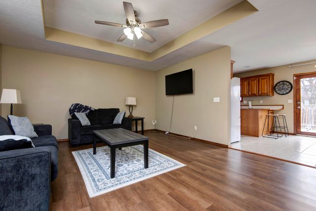 560 South Avenue, Sparta, MO 65753