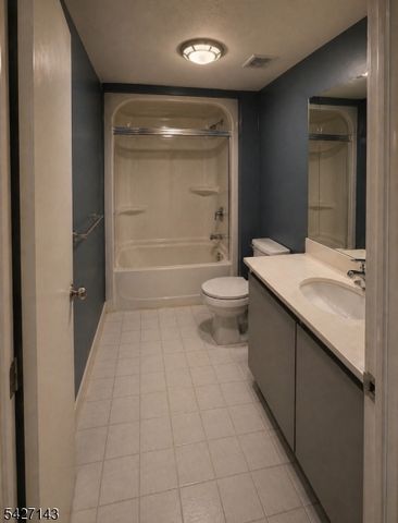33 Cerone Ct, West Orange Twp., NJ 07052
