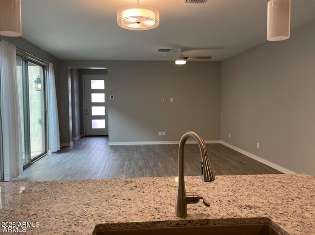 2111 S AGNES Lane, Gilbert, AZ 85295