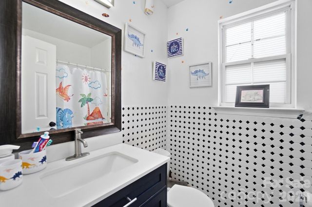 5743 Justins Forest Drive, Charlotte, NC 28212