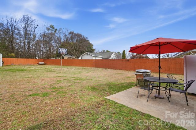 5743 Justins Forest Drive, Charlotte, NC 28212