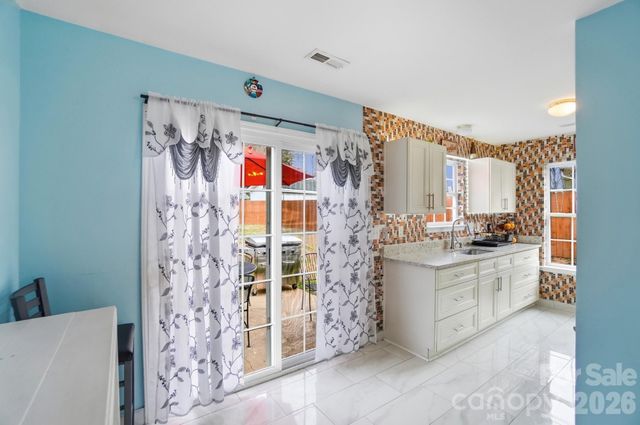 5743 Justins Forest Drive, Charlotte, NC 28212