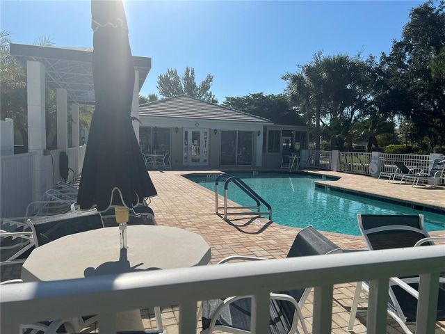 858 TARTAN DRIVE 858, Venice, FL 34293