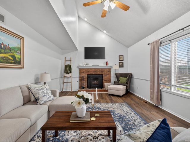 6216 Hunter Wood Drive, Fort Wayne, IN 46815