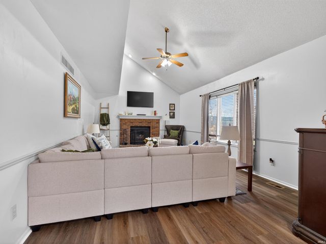 6216 Hunter Wood Drive, Fort Wayne, IN 46815