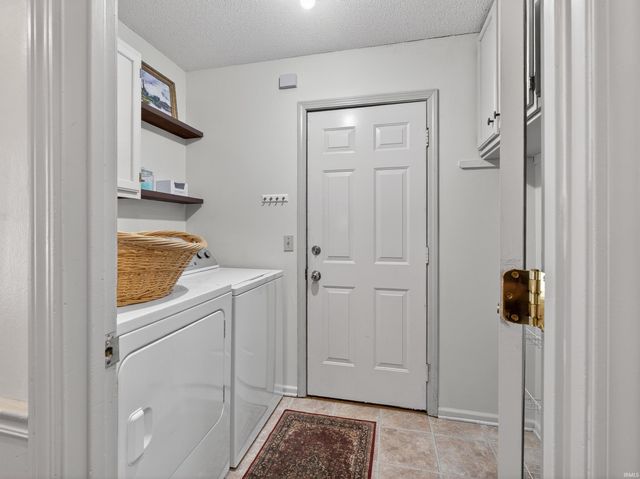 6216 Hunter Wood Drive, Fort Wayne, IN 46815