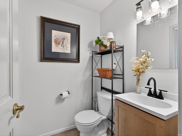 6216 Hunter Wood Drive, Fort Wayne, IN 46815