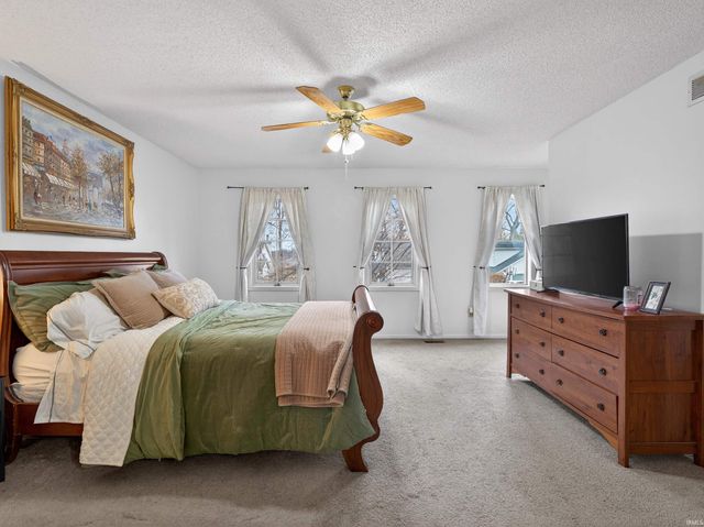 6216 Hunter Wood Drive, Fort Wayne, IN 46815