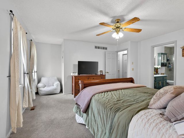 6216 Hunter Wood Drive, Fort Wayne, IN 46815