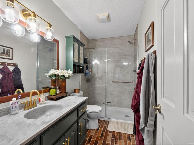 6216 Hunter Wood Drive, Fort Wayne, IN 46815