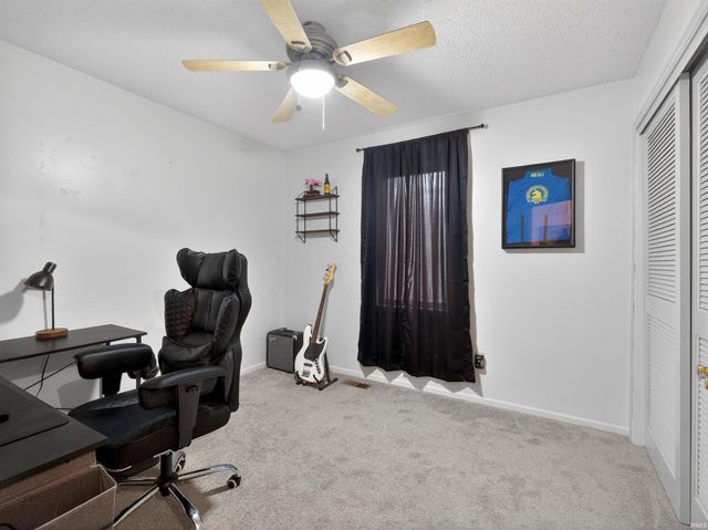 6216 Hunter Wood Drive, Fort Wayne, IN 46815