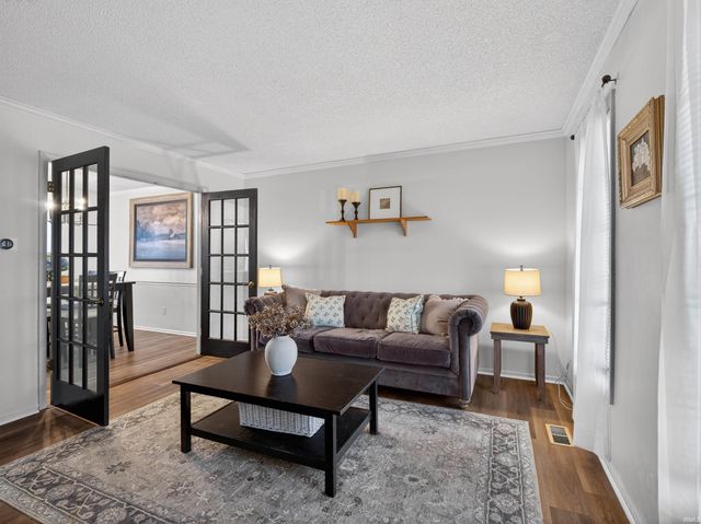 6216 Hunter Wood Drive, Fort Wayne, IN 46815