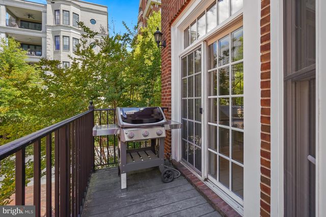 4828 MONTGOMERY LN, Bethesda, MD 20814