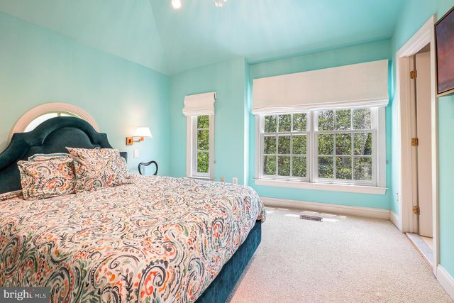 4828 MONTGOMERY LN, Bethesda, MD 20814