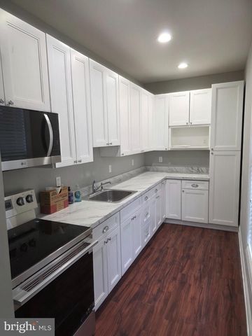 123 E MAIN ST, Wrightstown, NJ 08562