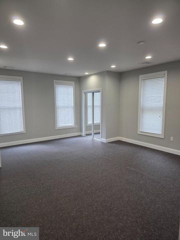 123 E MAIN ST, Wrightstown, NJ 08562