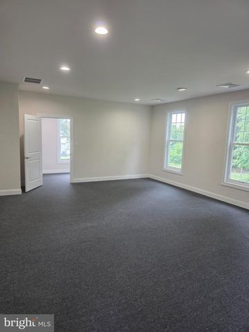123 E MAIN ST, Wrightstown, NJ 08562
